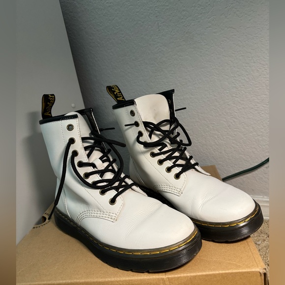 Dr. Martens Shoes - Dr. Martens WHITE lace up Zavala boots